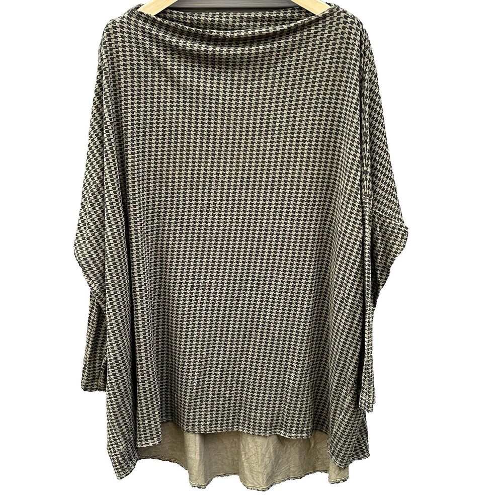 Elegant Black and White Houndstooth Tunic